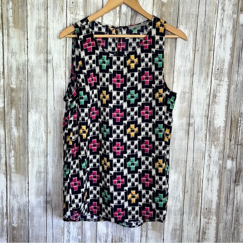 Daniel Rainn Geometric Print Sleeveless Blouse